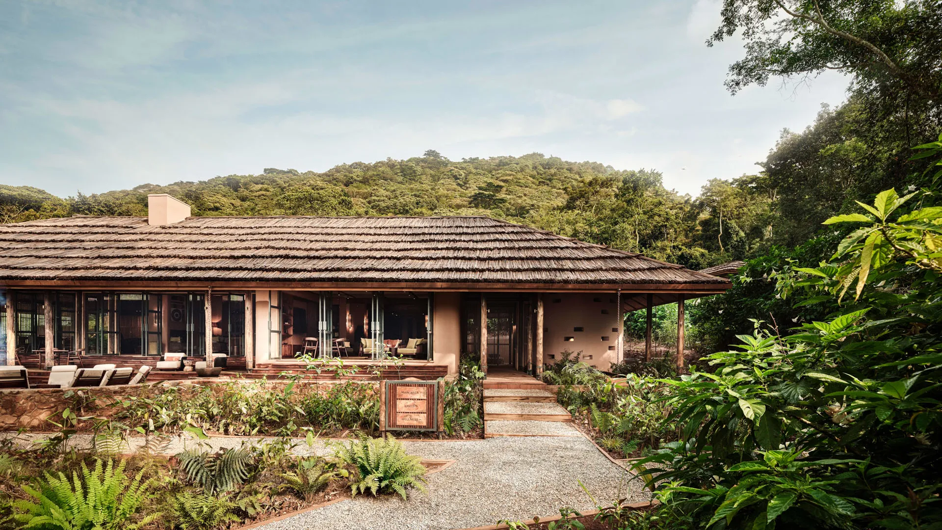 Luxury lodge Bwindi Impenetrable Forest Uganda